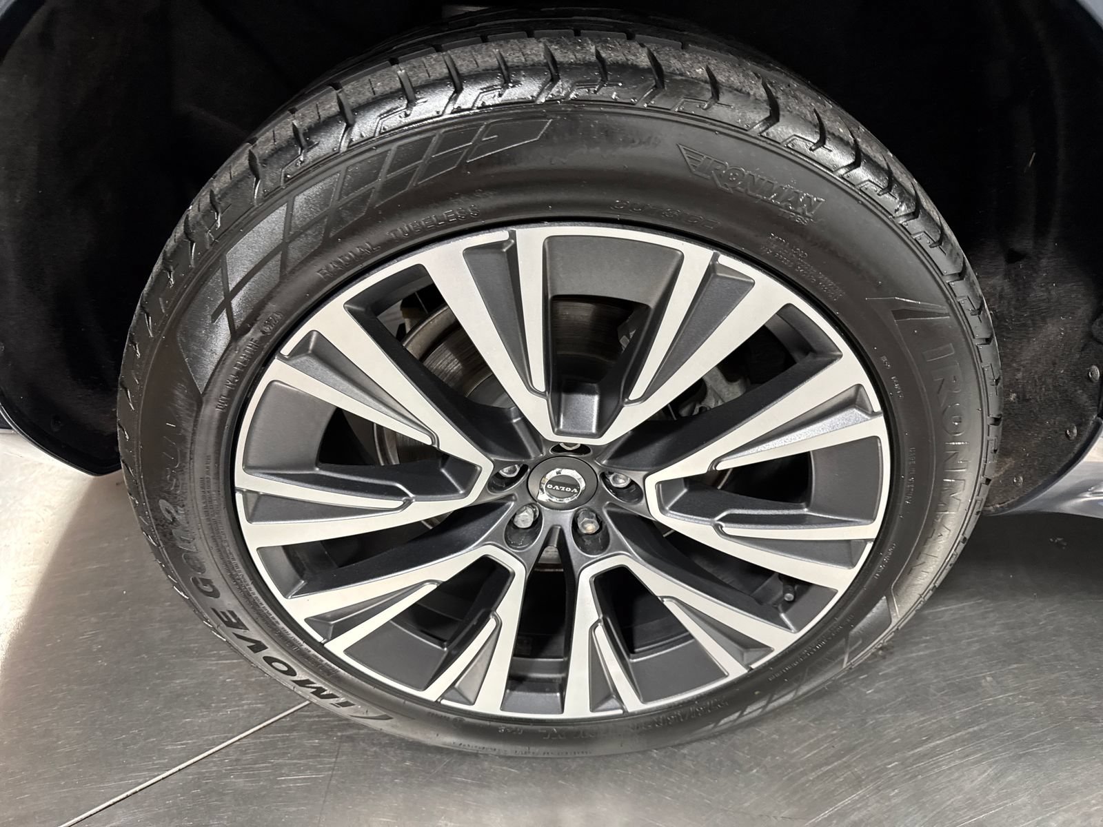 Used 2021 Volvo XC90 T5 Momentum w/ Advanced Package FWD image 13