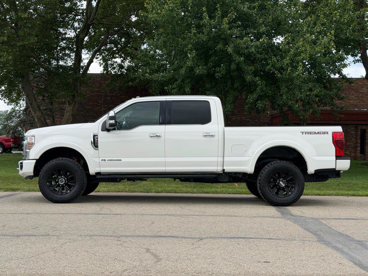 Used 2020 Ford F350 Platinum w/ Tremor Off-Road Package AWD/4WD image 3