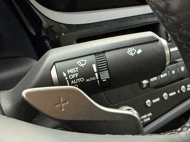 Used 2025 Lexus ES 300h w/ Technology Package FWD image 12