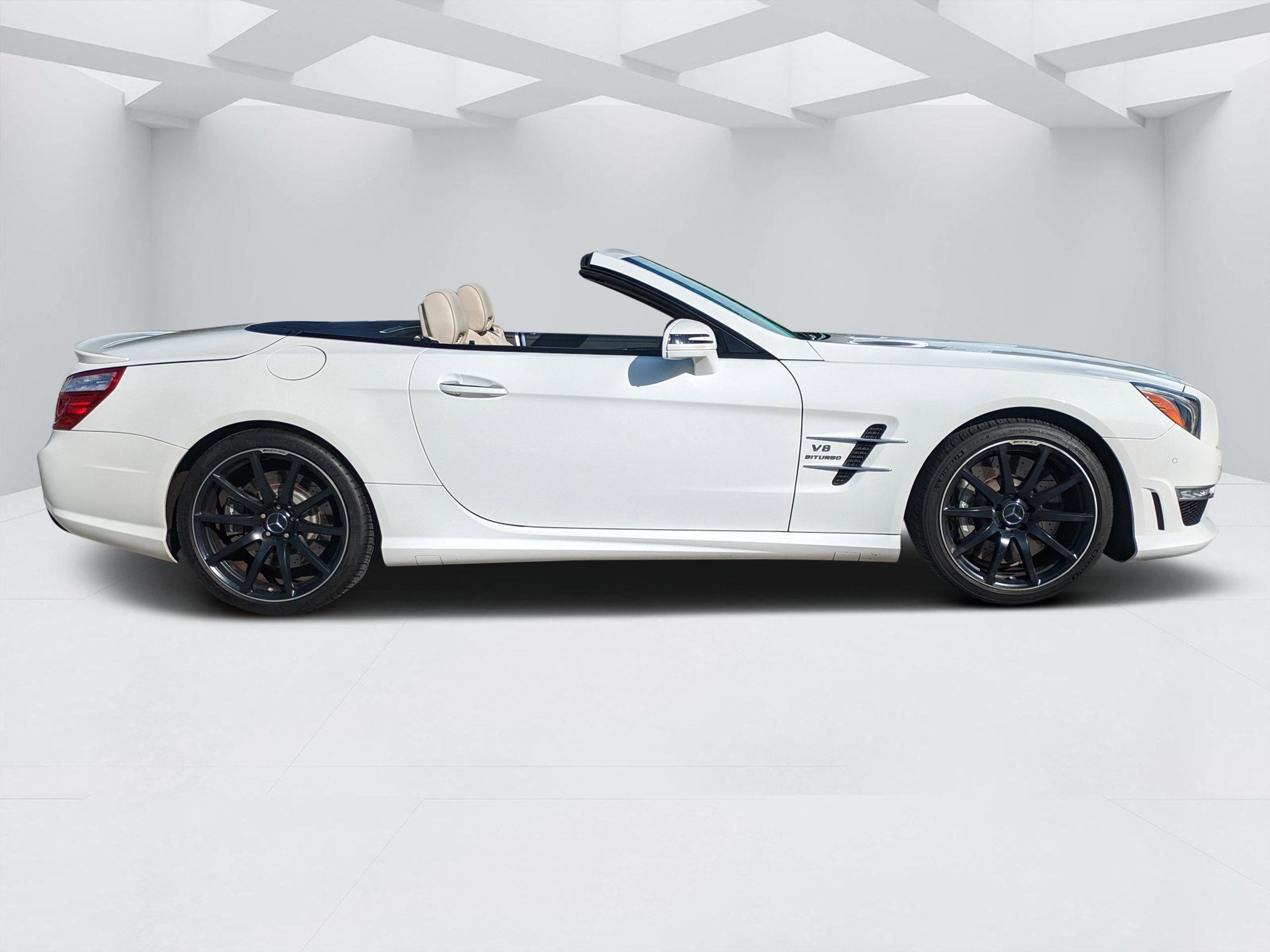 Used 2014 Mercedes-Benz SL 63 AMG image 2