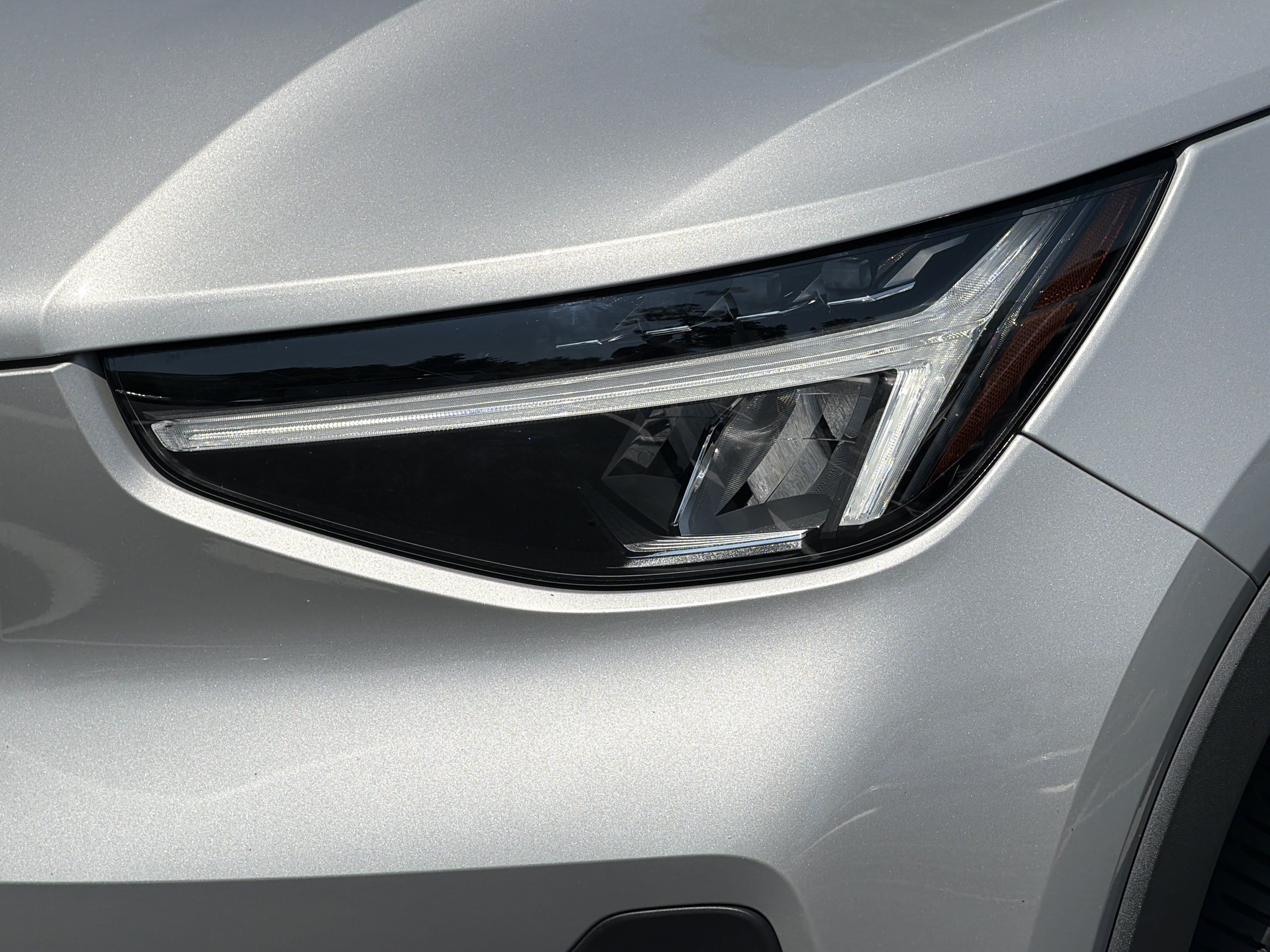 Certified 2023 Volvo XC40 B5 Ultimate w/ Protection Package Premier AWD/4WD image 6