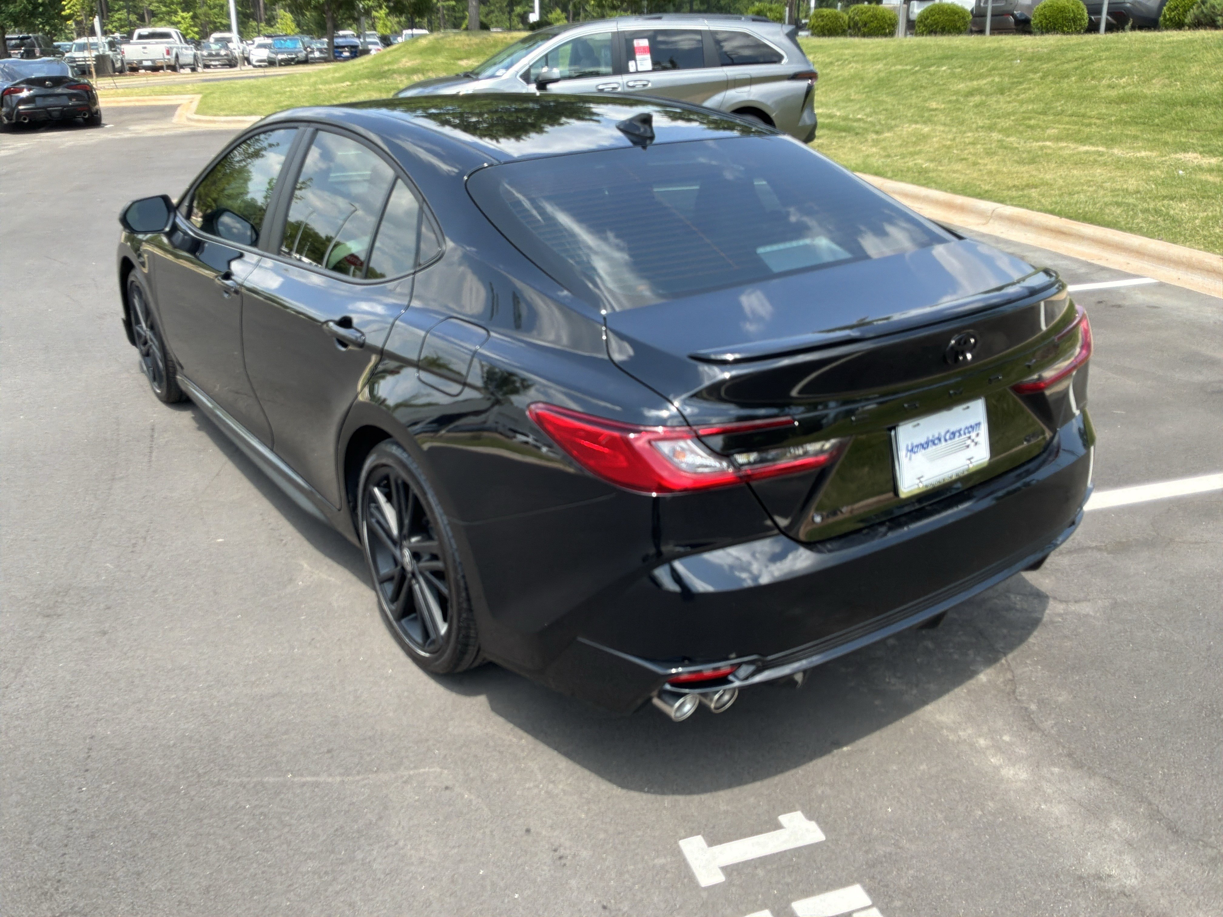 Used 2026 Toyota Camry Hybrid FWD image 8