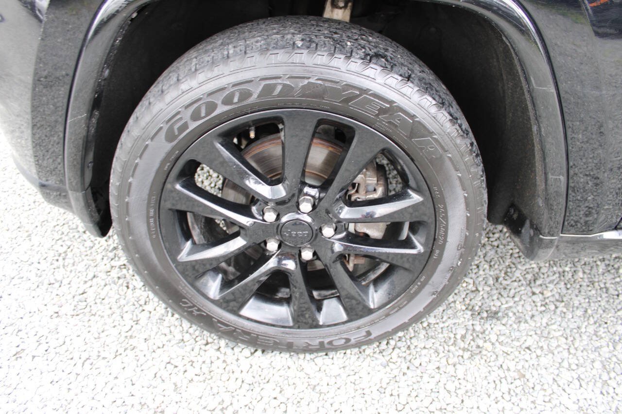 Used 2018 Jeep Grand Cherokee Altitude AWD/4WD image 25