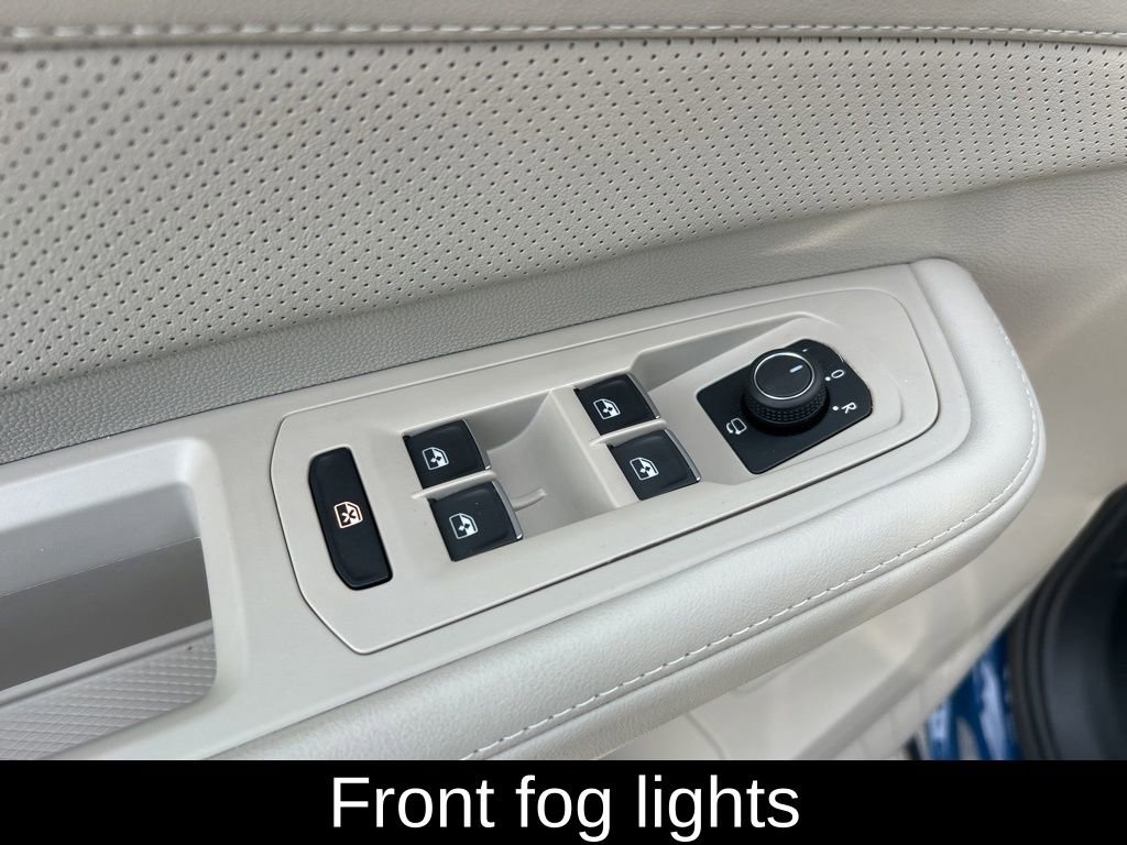 Certified 2025 Volkswagen Atlas SEL Premium R-Line image 19