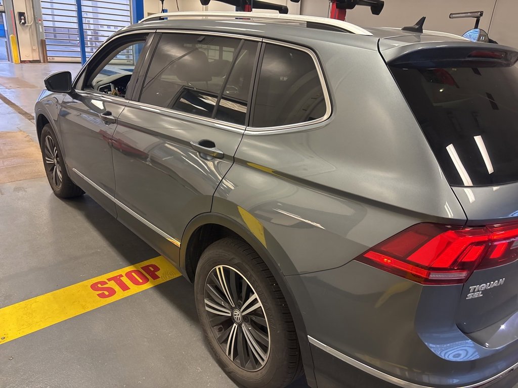 Used 2018 Volkswagen Tiguan SEL image 3
