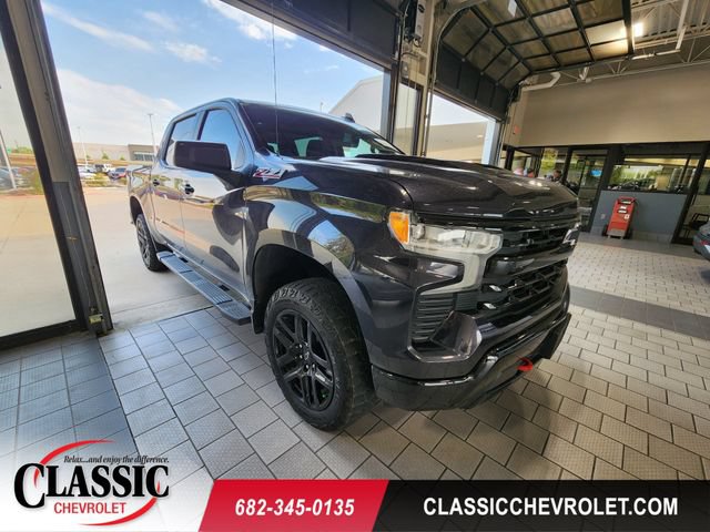 Used 2022 Chevrolet Silverado 1500 LT Trail Boss w/ Protection Package AWD/4WD image 1