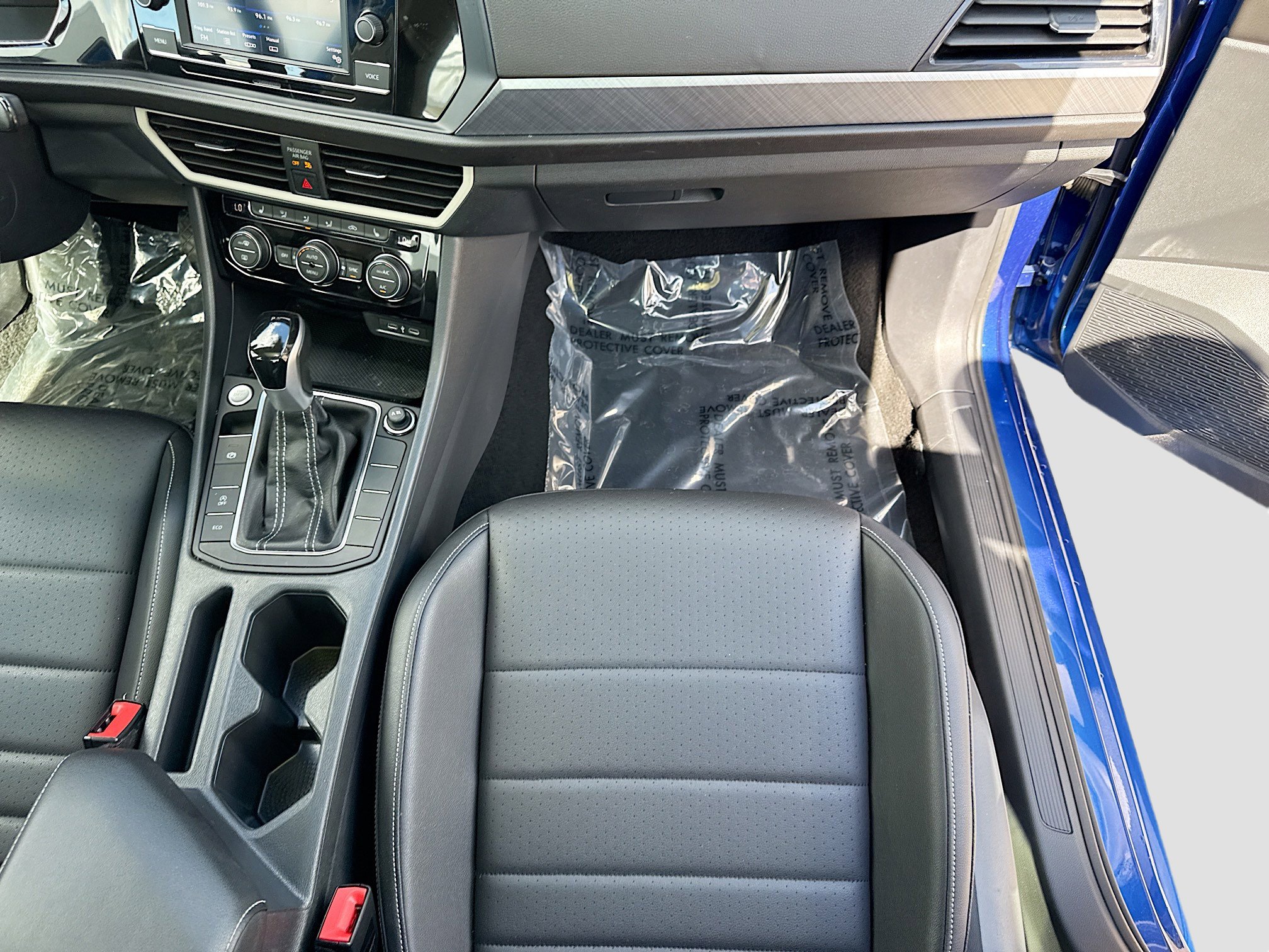 Used 2024 Volkswagen Jetta SE image 17