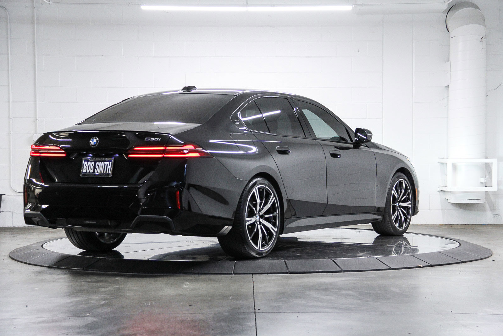 Certified 2024 BMW 530i 530i w/ M Sport Package image 6