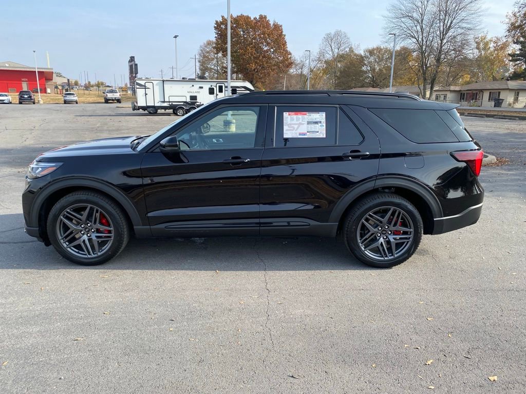 New 2026 Ford Explorer ST image 3
