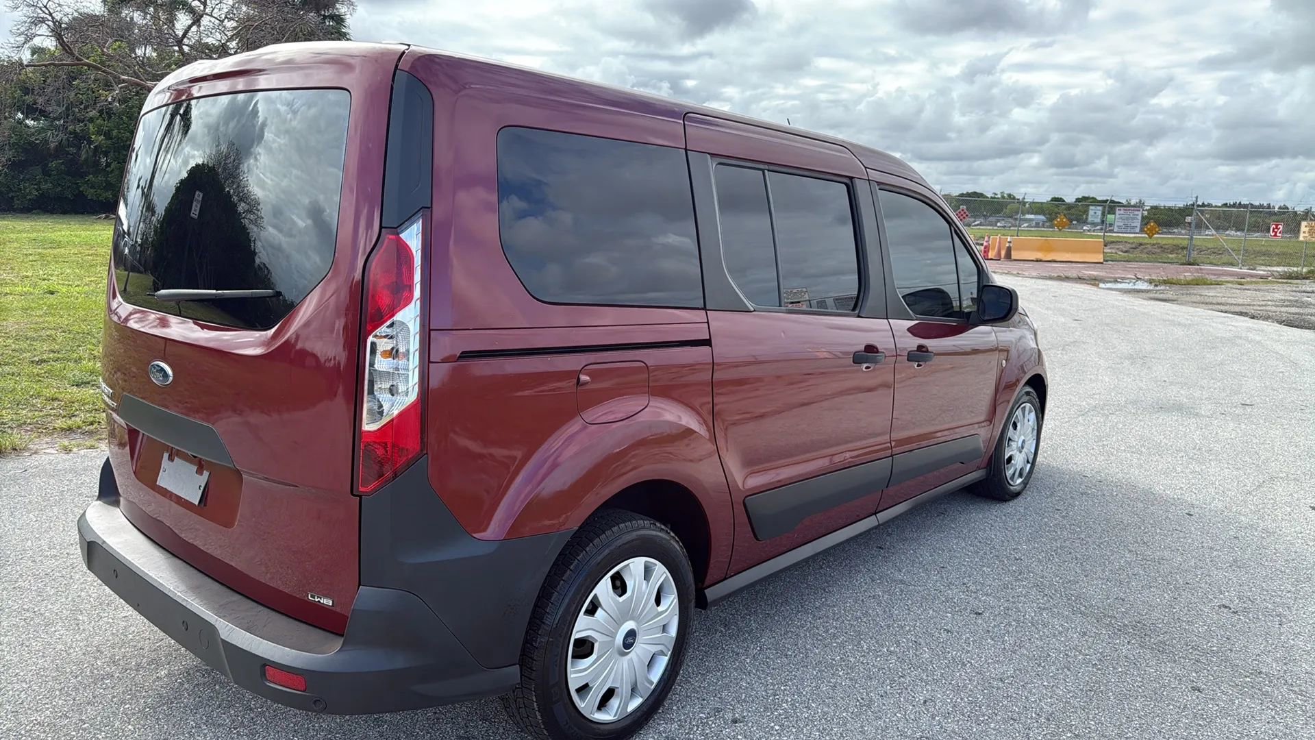 Used 2020 Ford Transit Connect XL FWD image 5