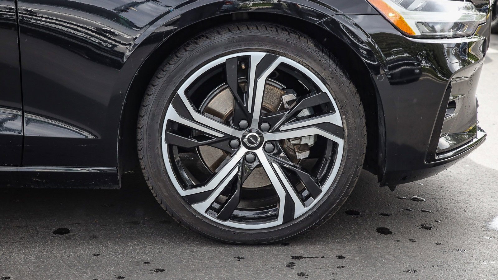 Used 2024 Volvo S60 B5 Plus image 6