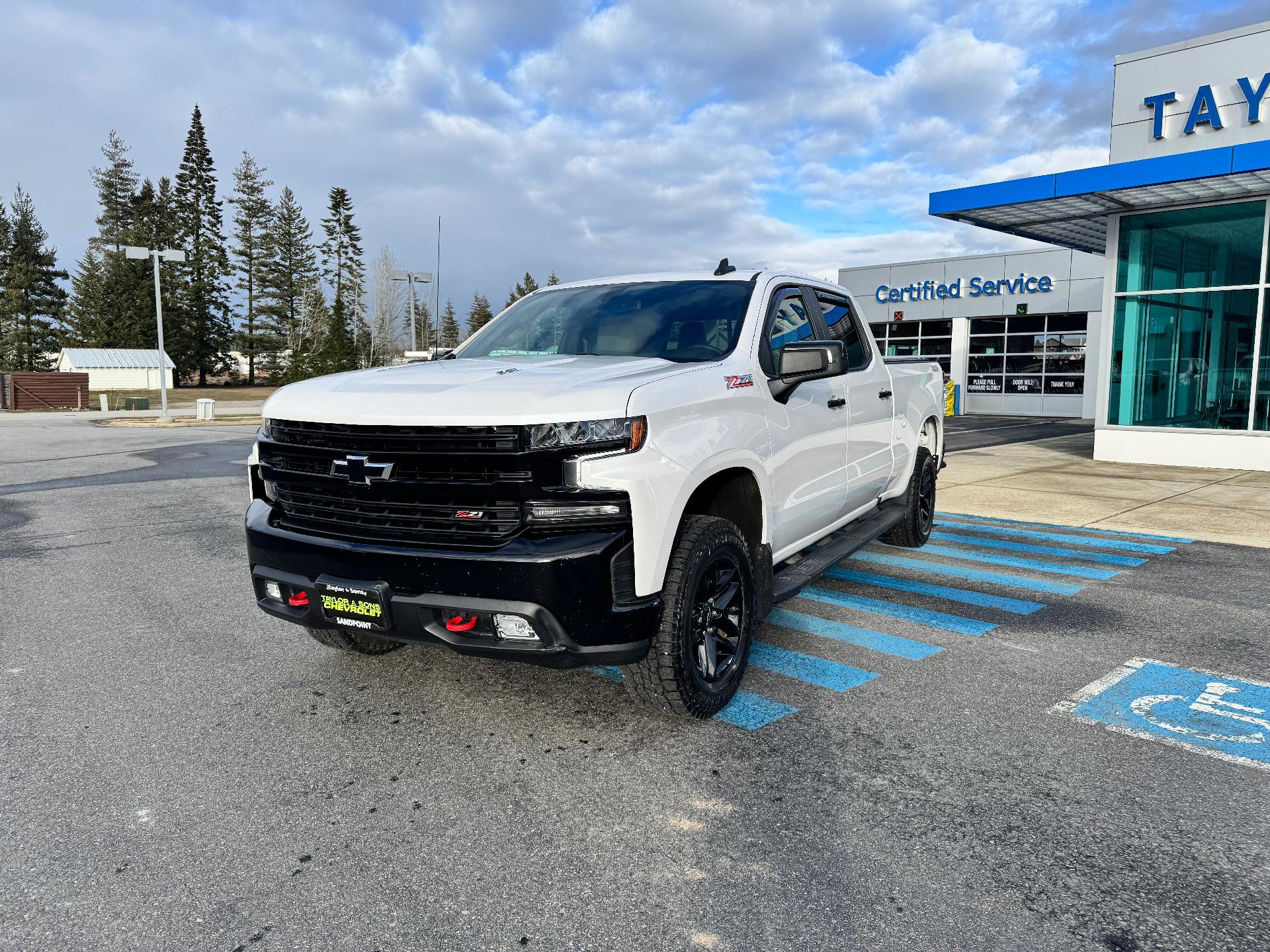 Used 2022 Chevrolet Silverado 1500 LT Trail Boss w/ Convenience Package II image 3