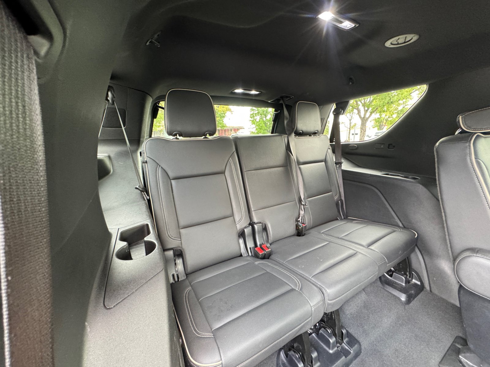 Used 2025 Chevrolet Tahoe Premier AWD/4WD image 19