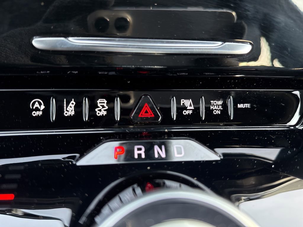 New 2026 Jeep Grand Wagoneer L 4WD image 37