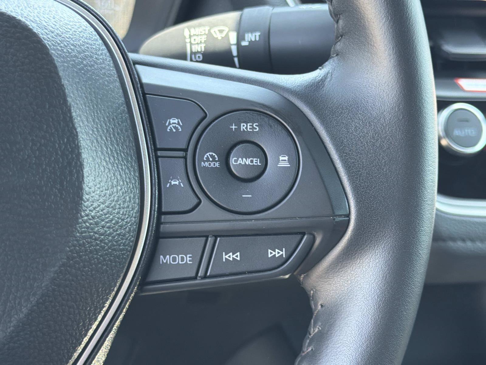 Used 2025 Toyota Corolla SE FWD image 10
