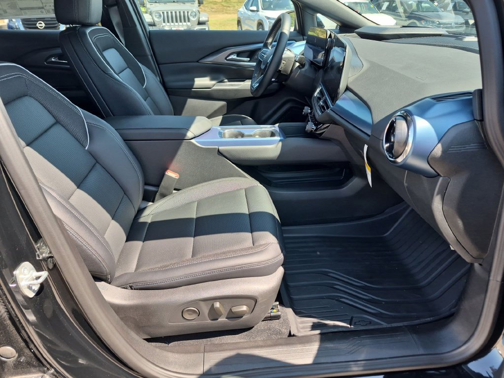 New 2026 Chevrolet Equinox EV LT w/ Convenience Package II FWD image 36