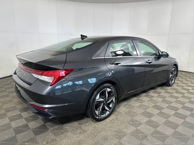 Used 2021 Hyundai Elantra SEL w/ Convenience + Premium Package image 3