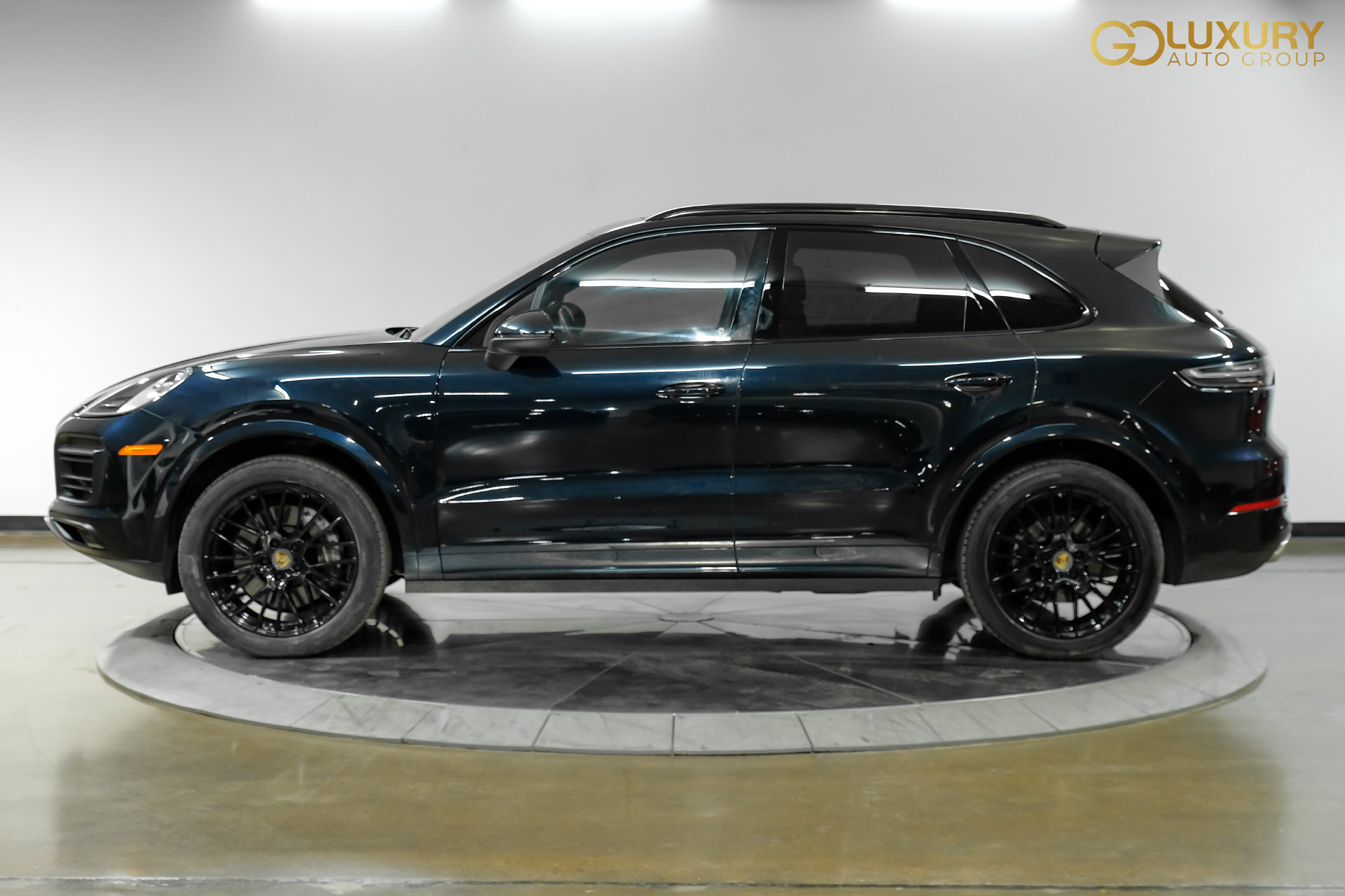 Used 2023 Porsche Cayenne AWD/4WD image 13