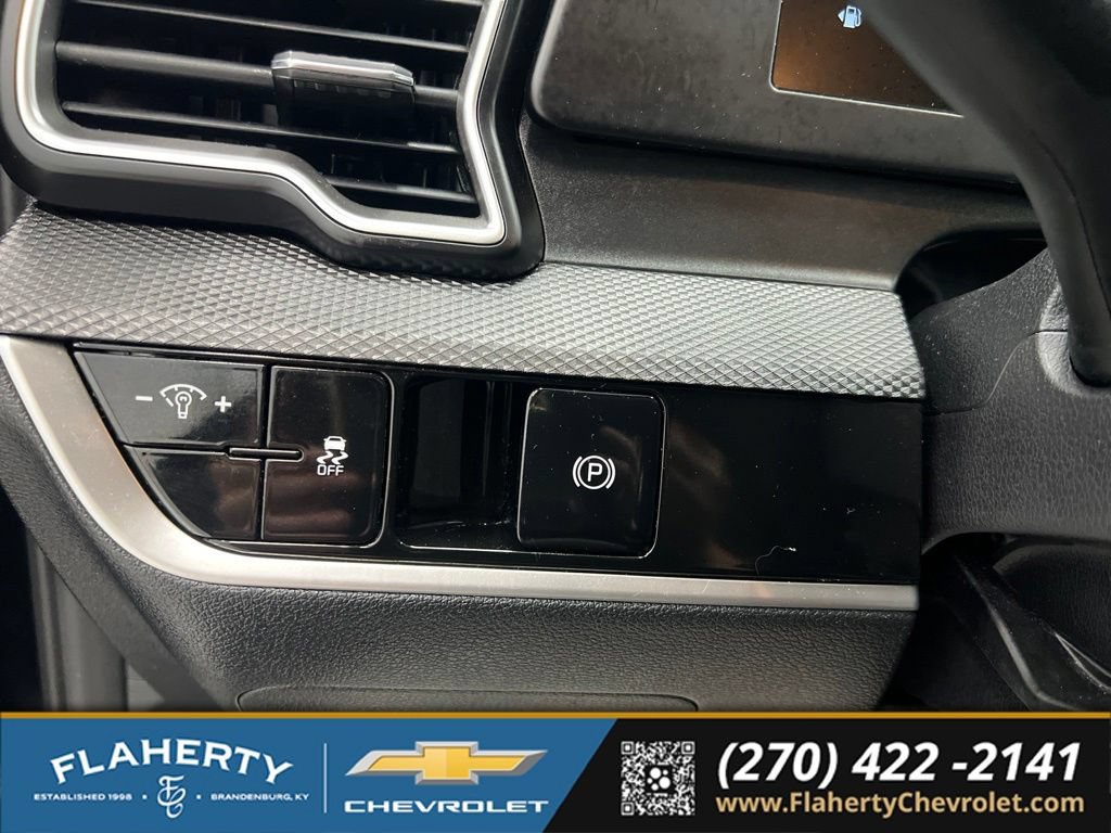 Used 2025 Kia Sportage LX FWD image 22