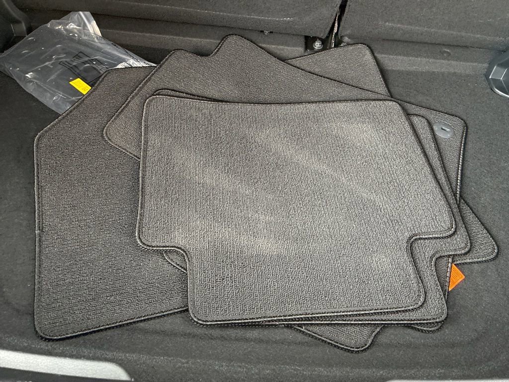 Used 2025 Kia Soul LX image 13