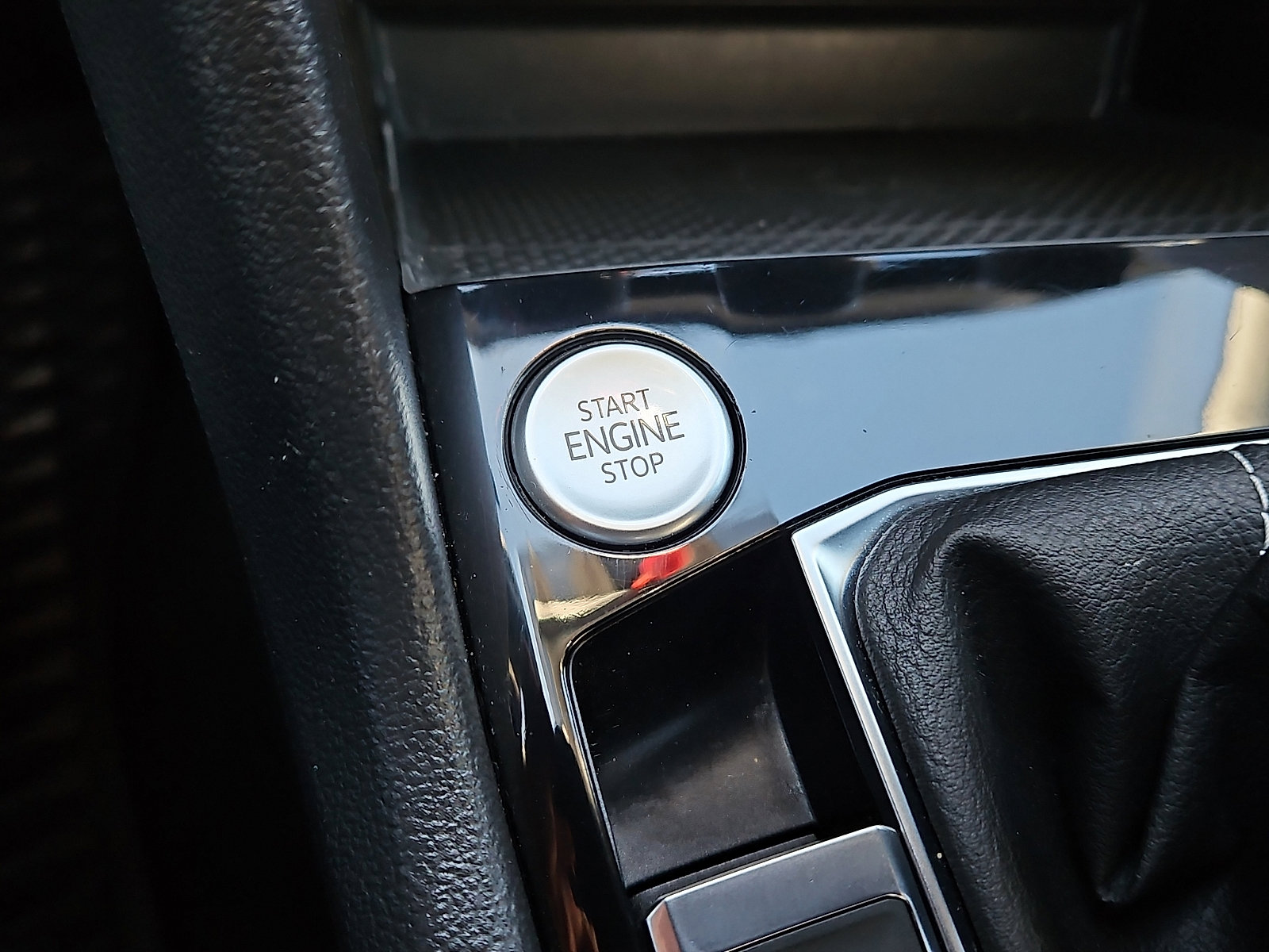 Certified 2023 Volkswagen Taos SE image 17