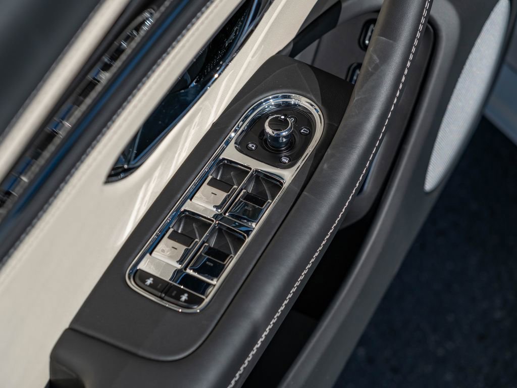 New 2026 Bentley Flying Spur Plug-In Hybrid AWD/4WD image 14