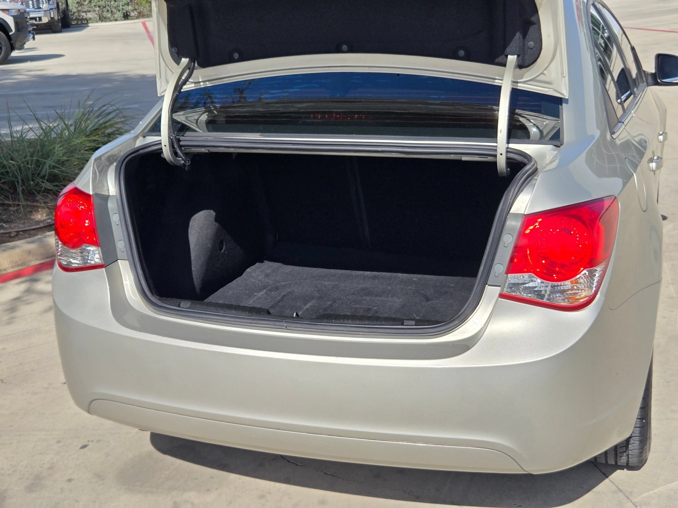 Certified 2016 Chevrolet Cruze LT FWD image 25