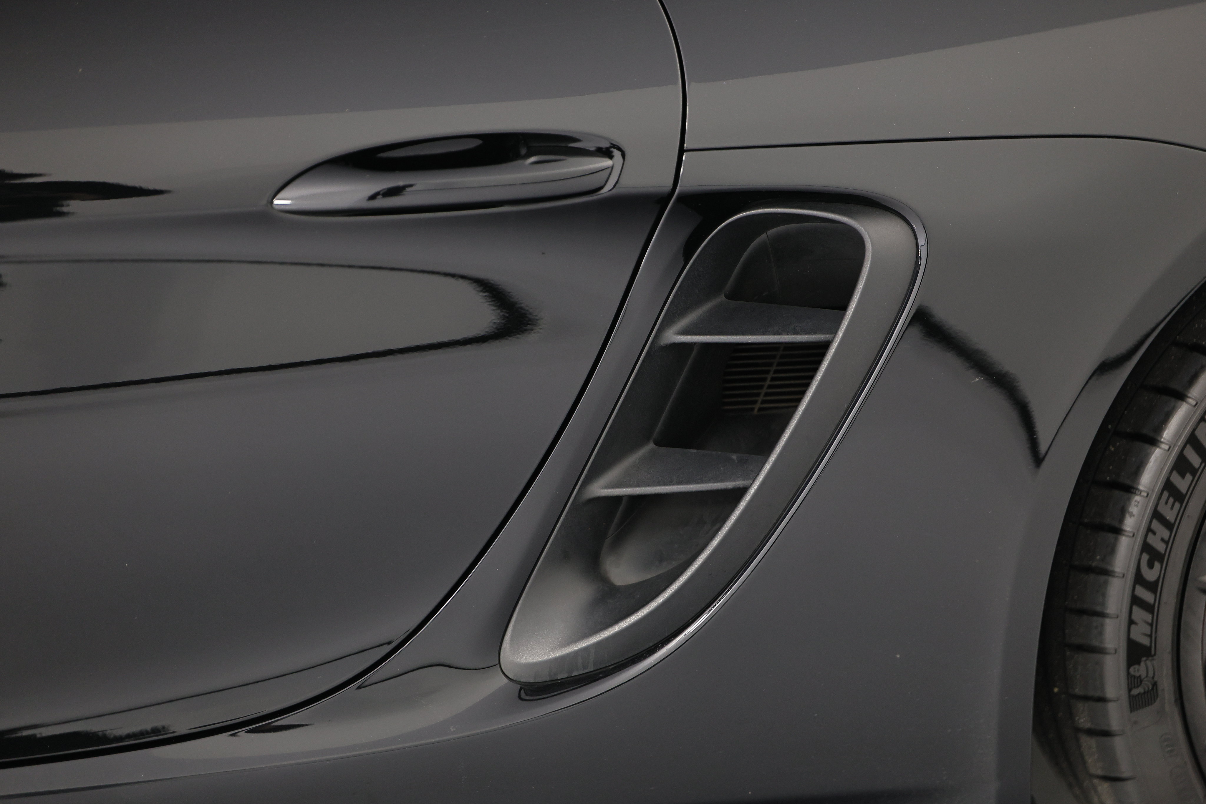 Certified 2024 Porsche 718 Cayman S RWD image 15