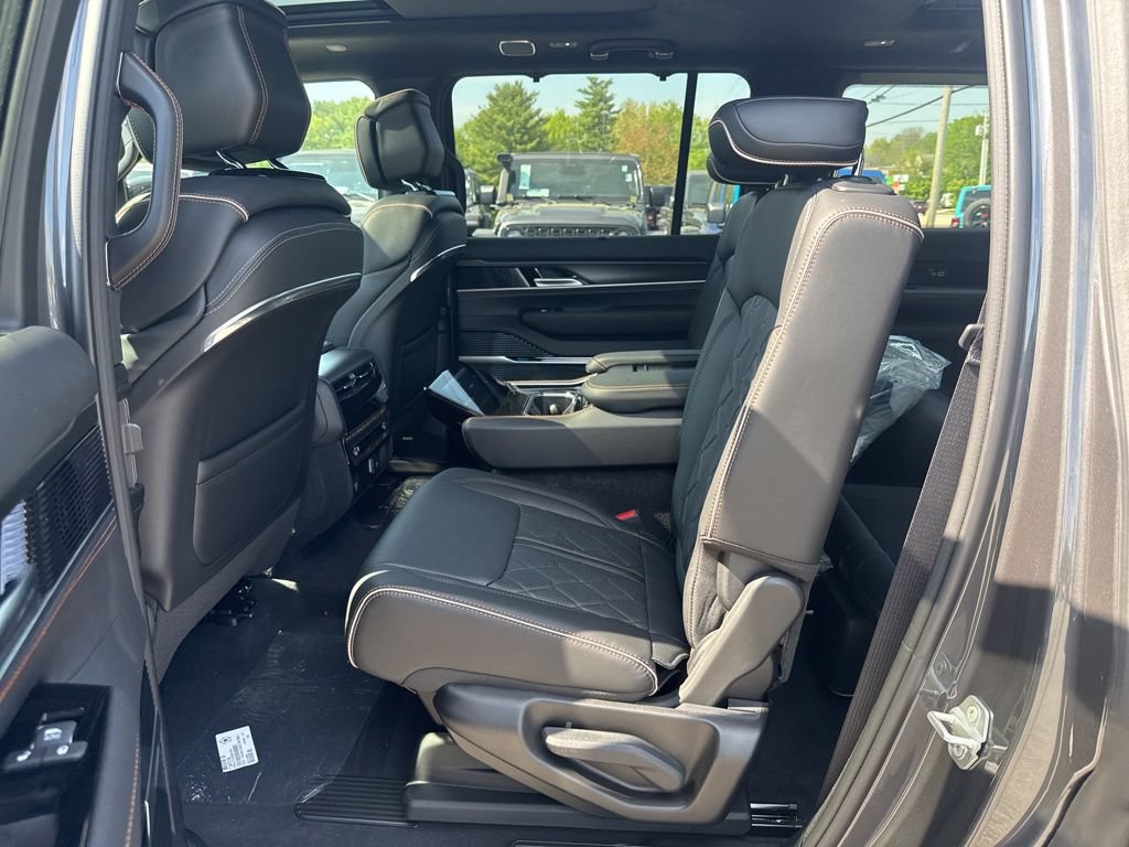 New 2026 Jeep Grand Wagoneer Summit AWD/4WD image 27