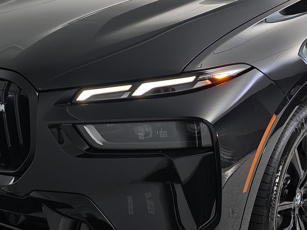 New 2026 BMW X7 M60i image 32