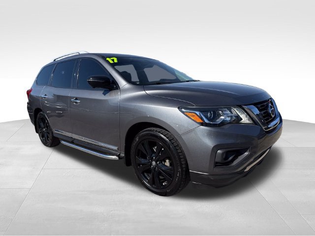 Used 2017 Nissan Pathfinder Platinum w/ Family Entertainment Package AWD/4WD image 7