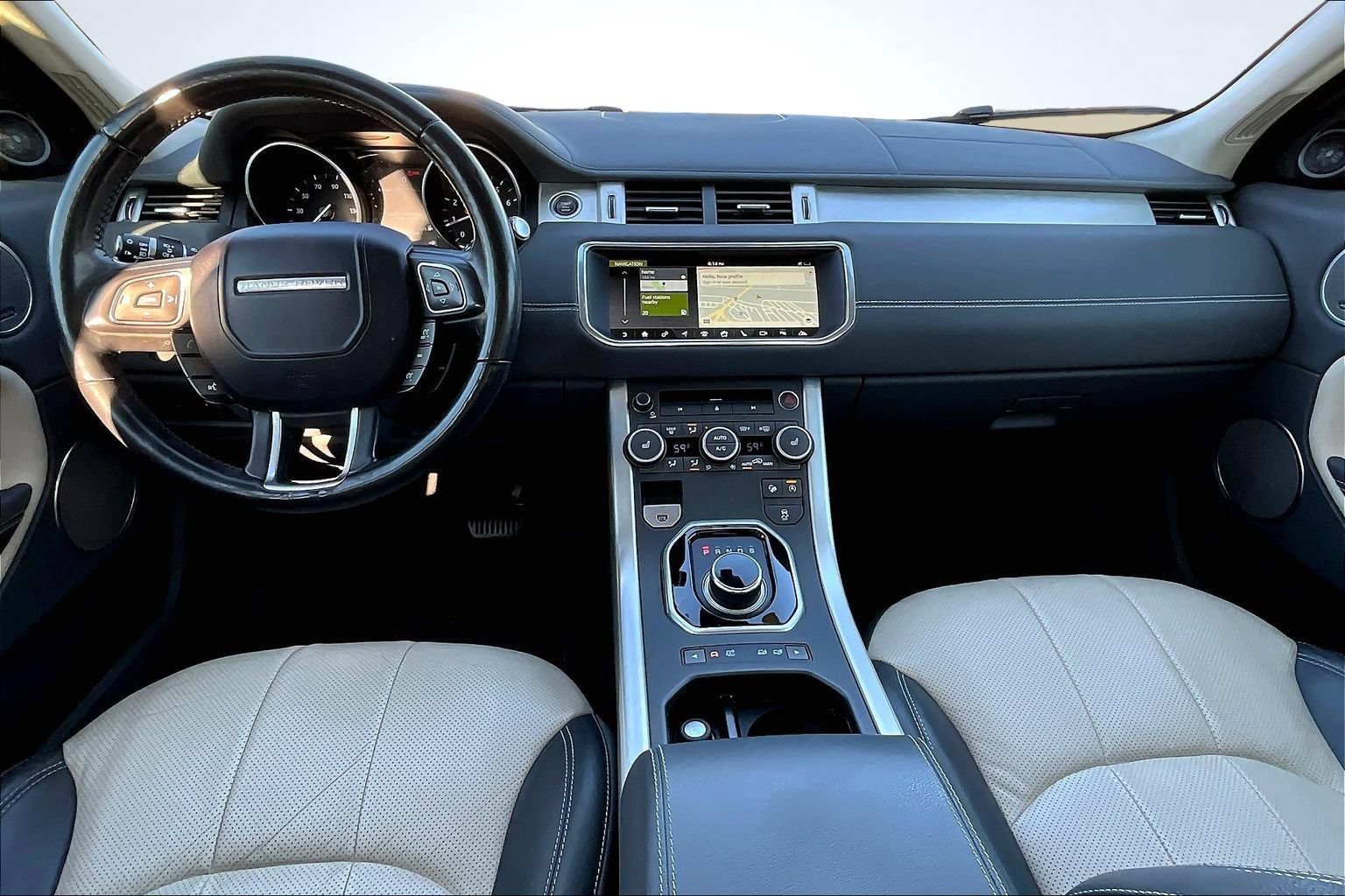 Used 2017 Land Rover Range Rover Evoque SE AWD/4WD image 7