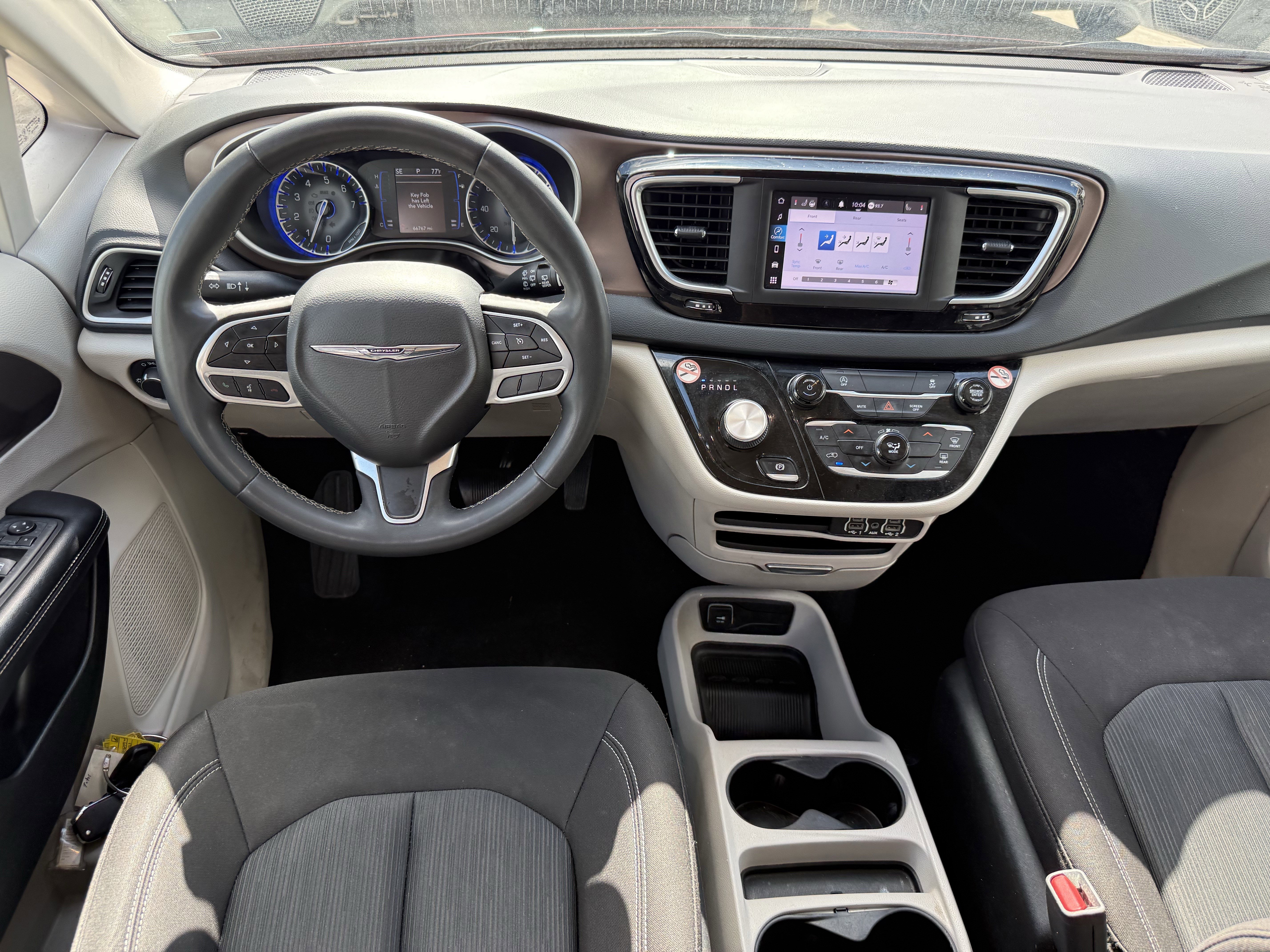 Used 2023 Chrysler Voyager LX FWD image 14