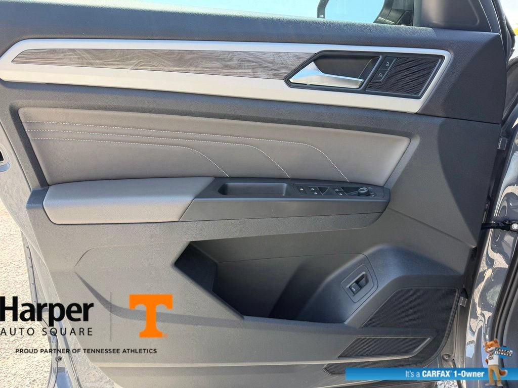 Used 2023 Volkswagen Atlas Cross Sport SE w/ Panoramic Sunroof Package FWD image 18