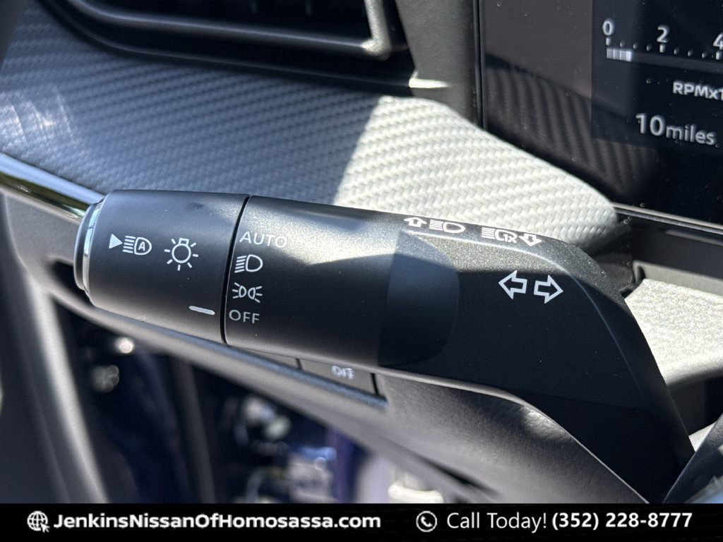 New 2026 Nissan Kicks SR w/ Cold Weather Package FWD image 40