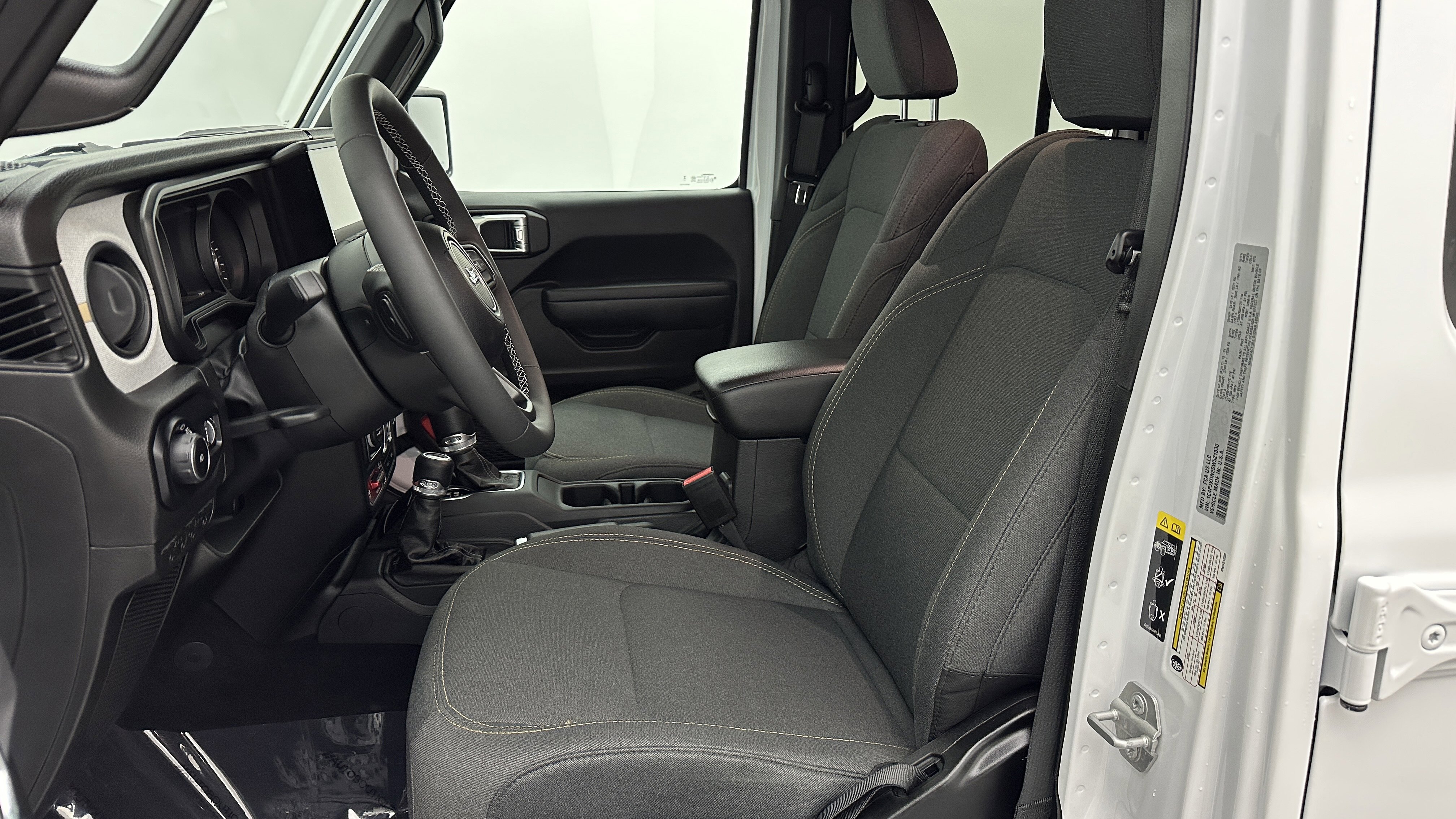 Used 2025 Jeep Wrangler Willys image 10