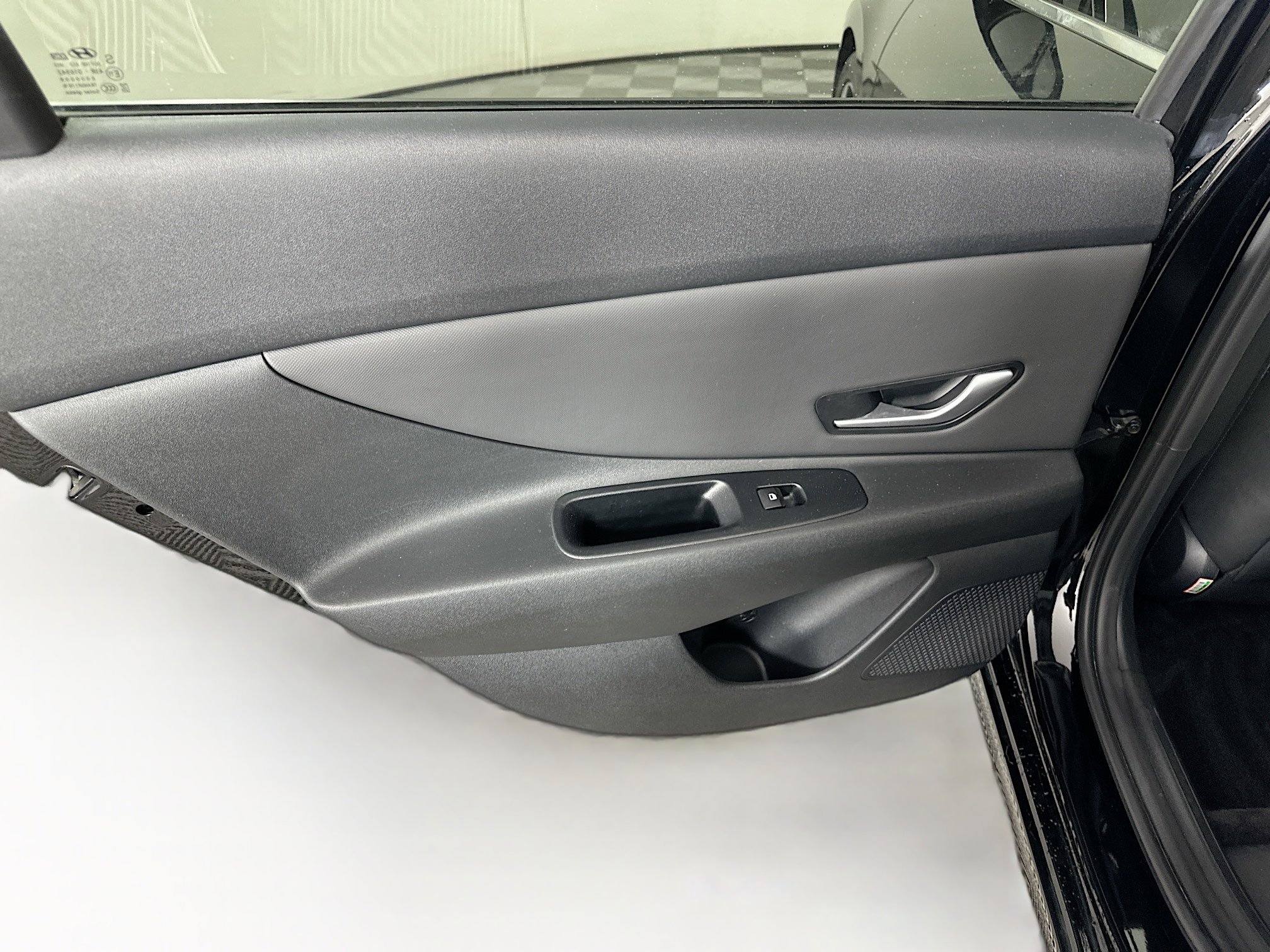 Used 2023 Hyundai Elantra Limited w/ Cargo Package image 27