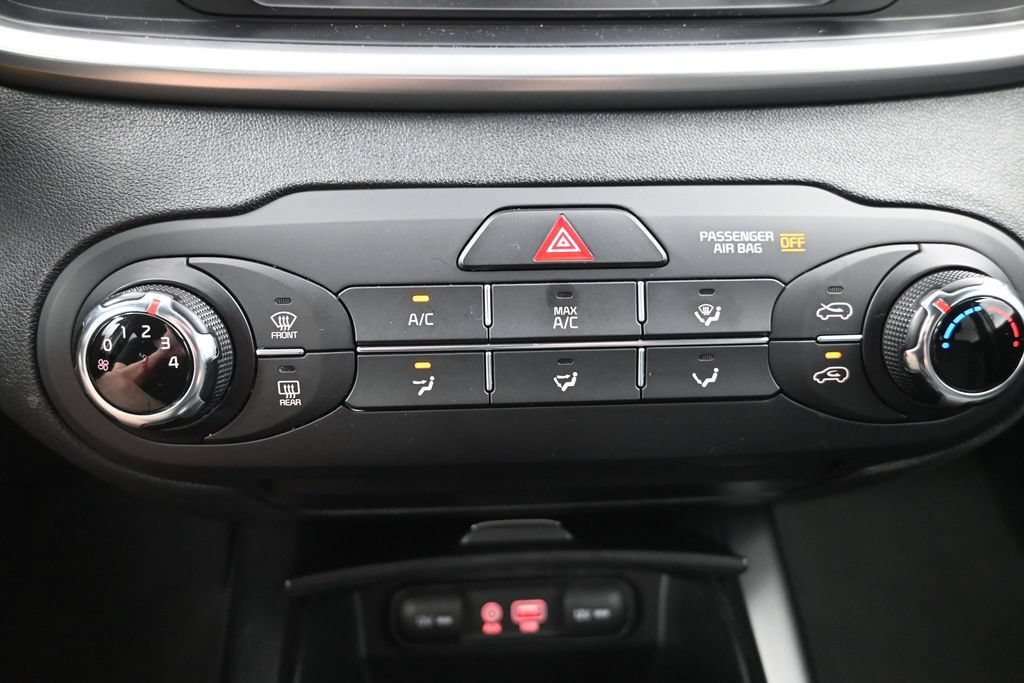 Used 2020 Kia Sorento FWD V6 image 19