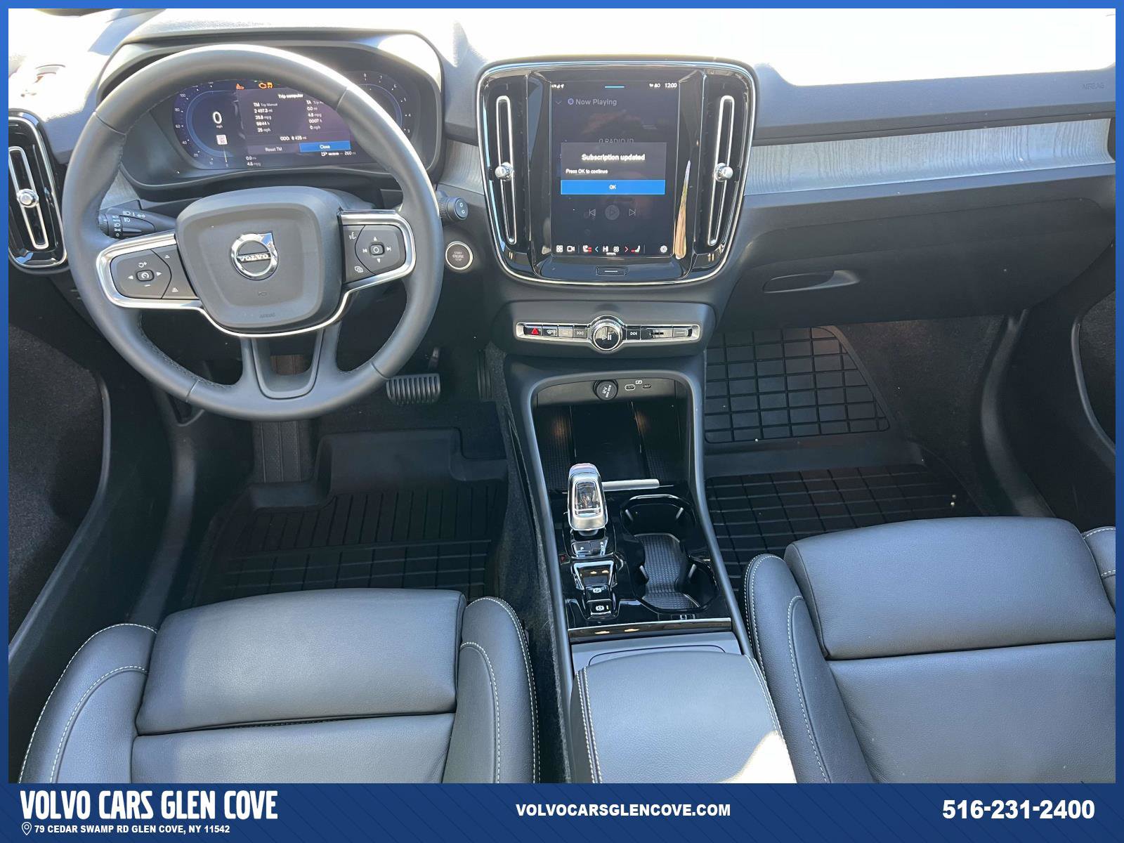 Used 2025 Volvo XC40 B5 Ultra w/ Protection Package Premier image 12