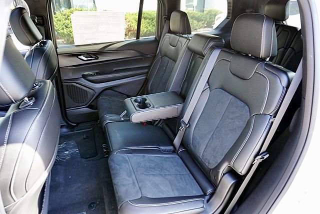 New 2025 Jeep Grand Cherokee L Altitude X image 21