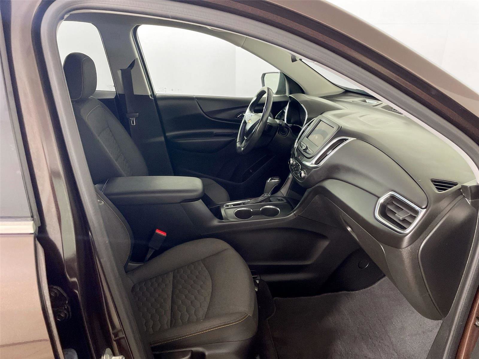 Used 2020 Chevrolet Equinox LT image 27