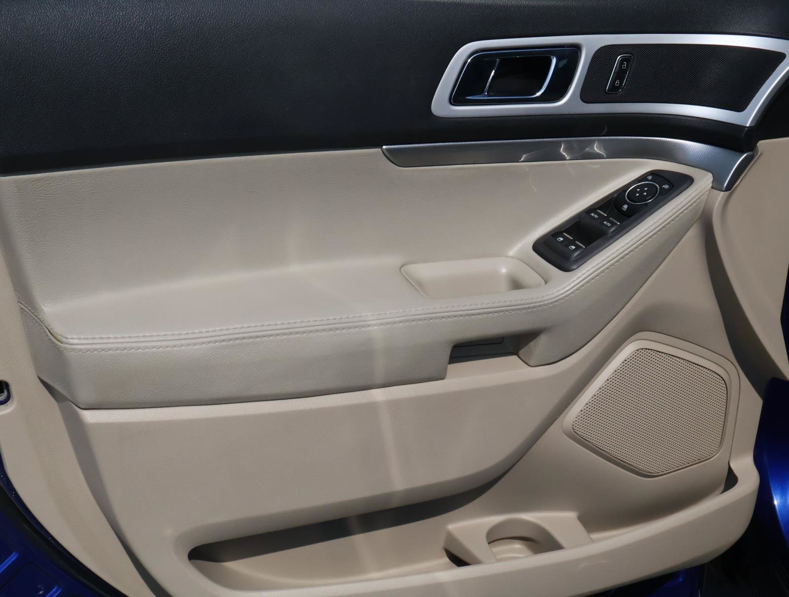 Used 2013 Ford Explorer XLT FWD image 14