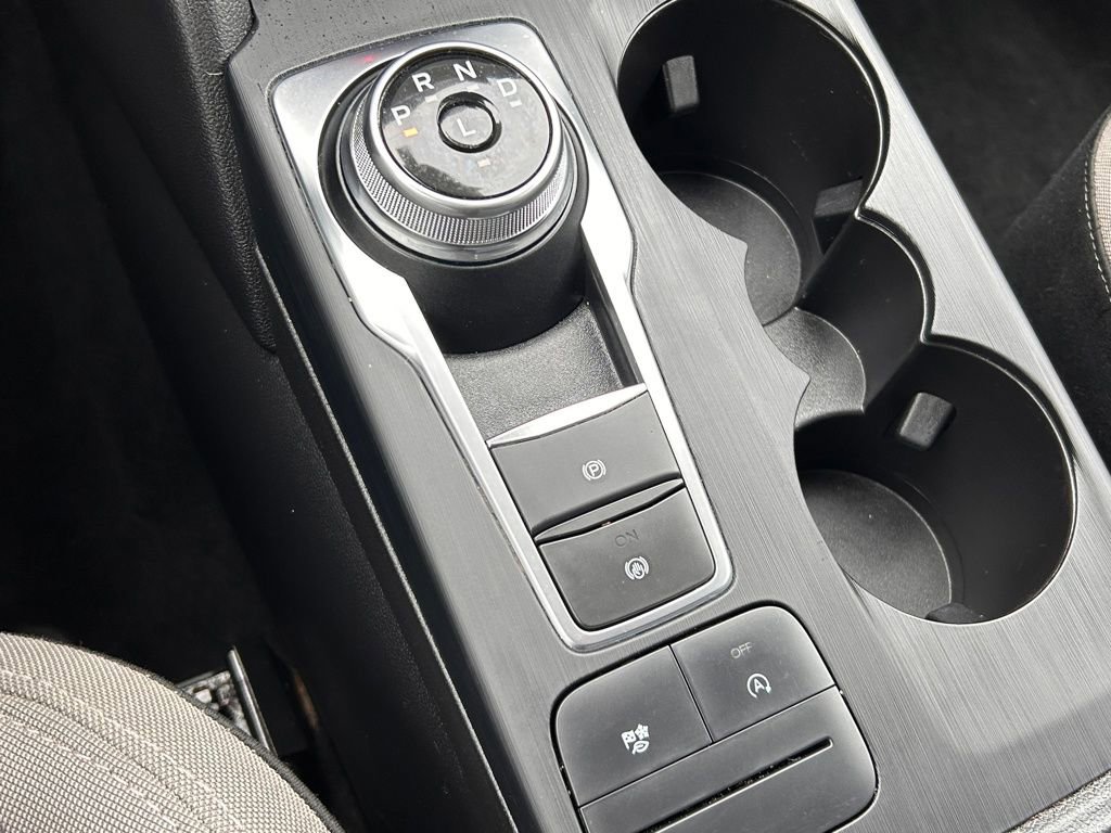 Used 2022 Ford Escape SE w/ Cold Weather Package image 16