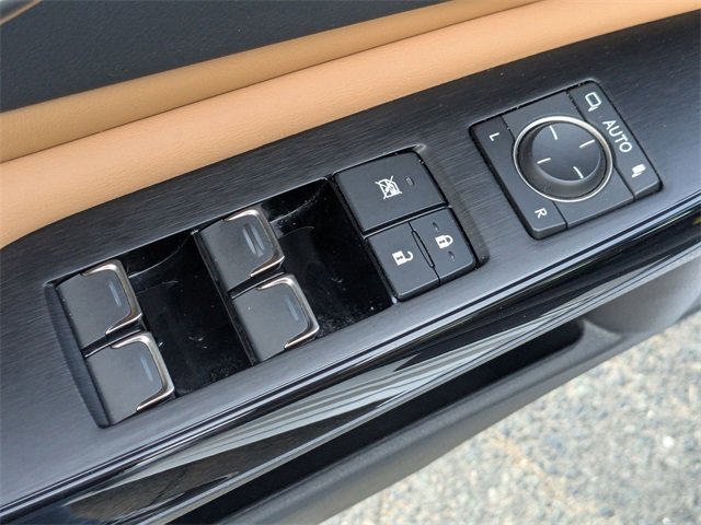 Used 2022 Lexus ES 350 w/ Premium Package image 12