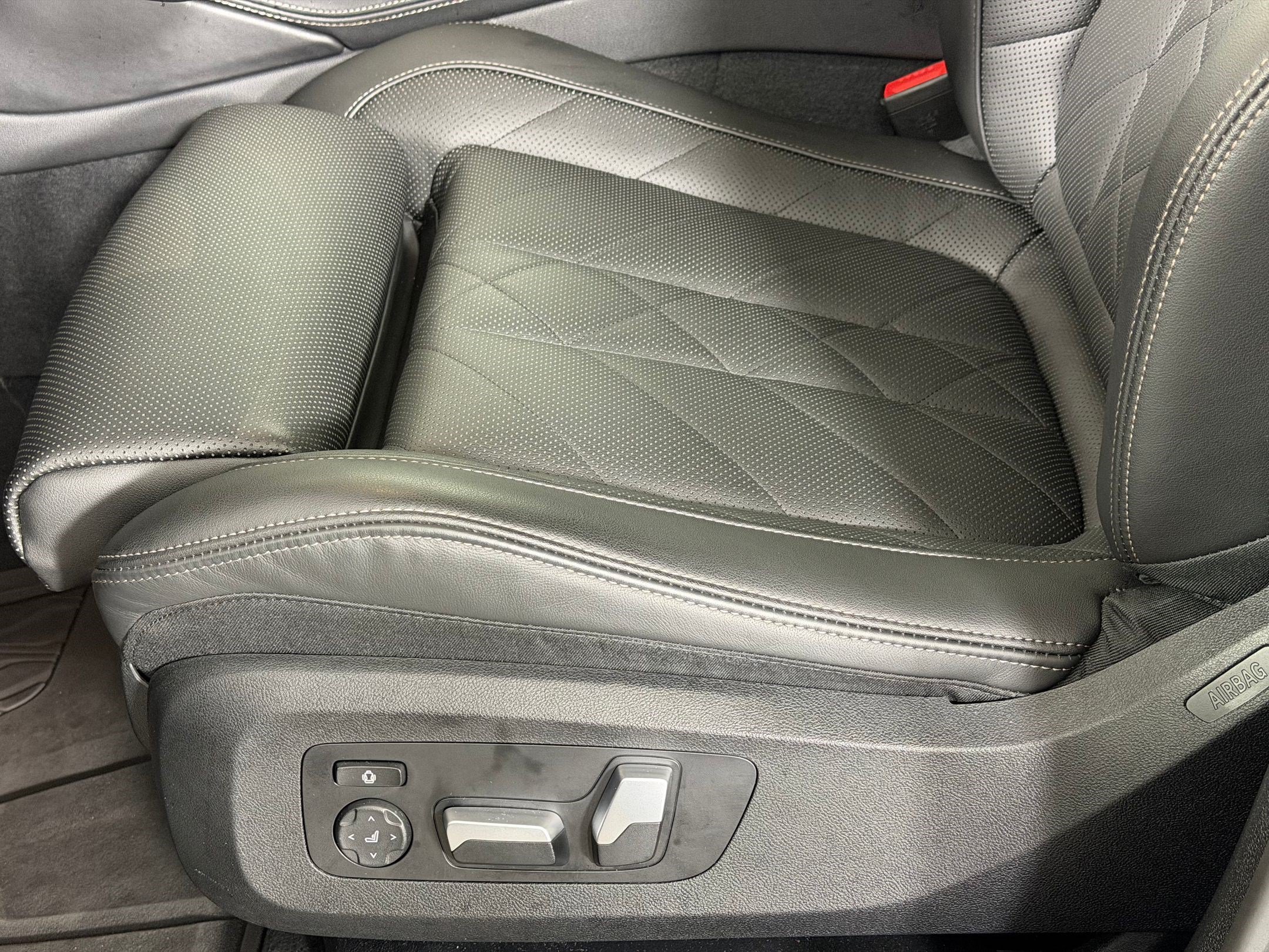 Used 2023 BMW X6 xDrive40i w/ M Sport Package AWD/4WD image 15