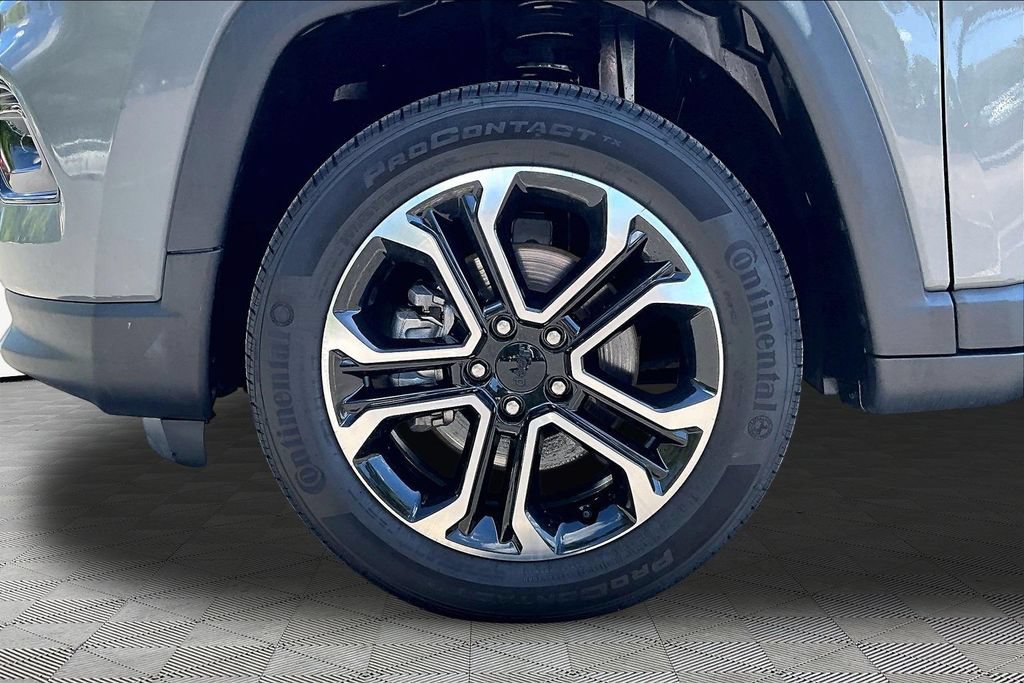 Used 2022 Jeep Compass Limited AWD/4WD image 23