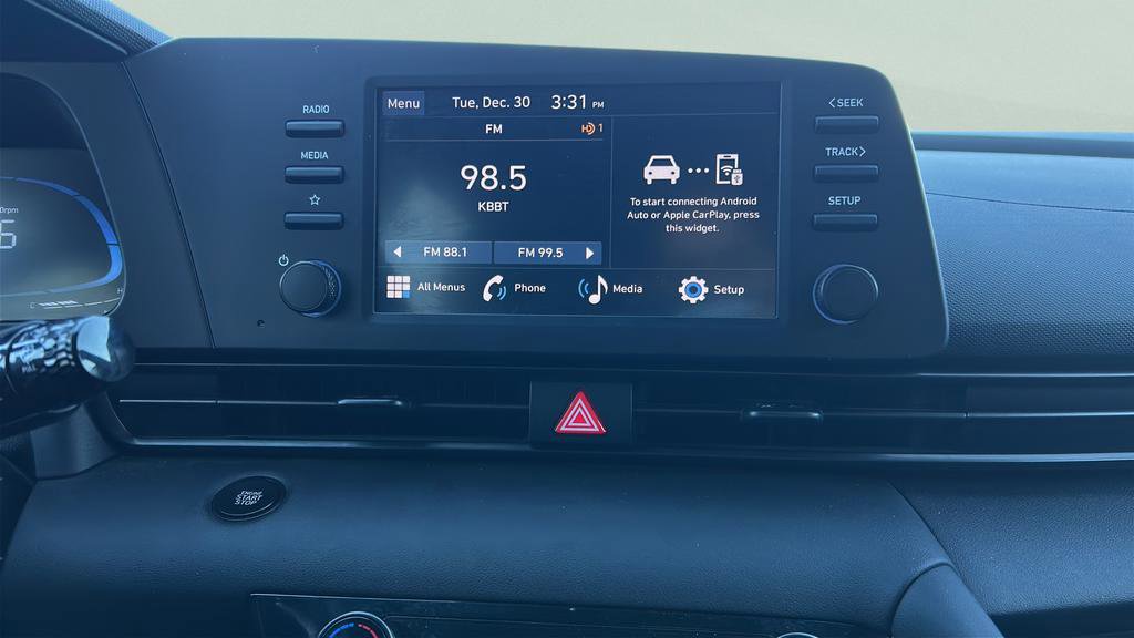 Certified 2025 Hyundai Elantra Sport image 17