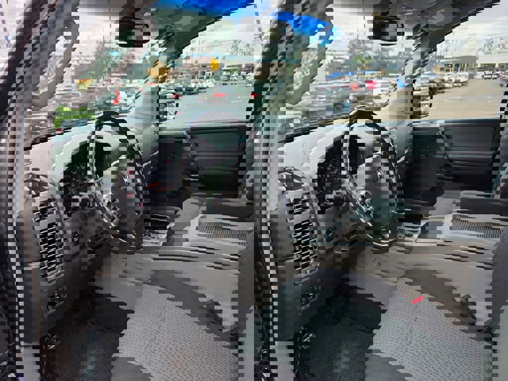 Used 2004 Nissan Titan SE image 10