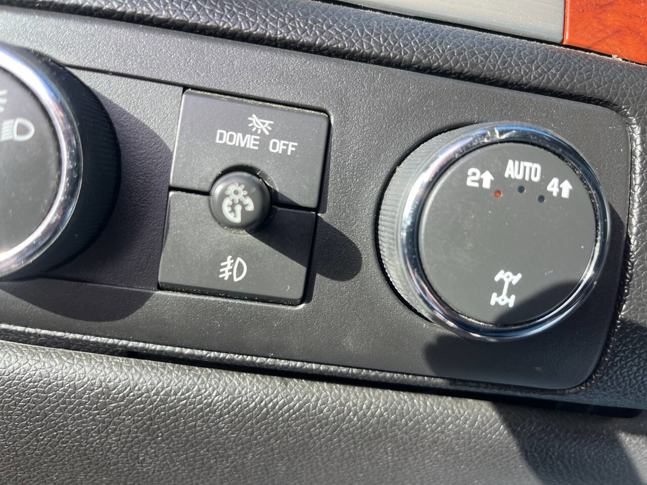Used 2013 Chevrolet Tahoe LT AWD/4WD image 23