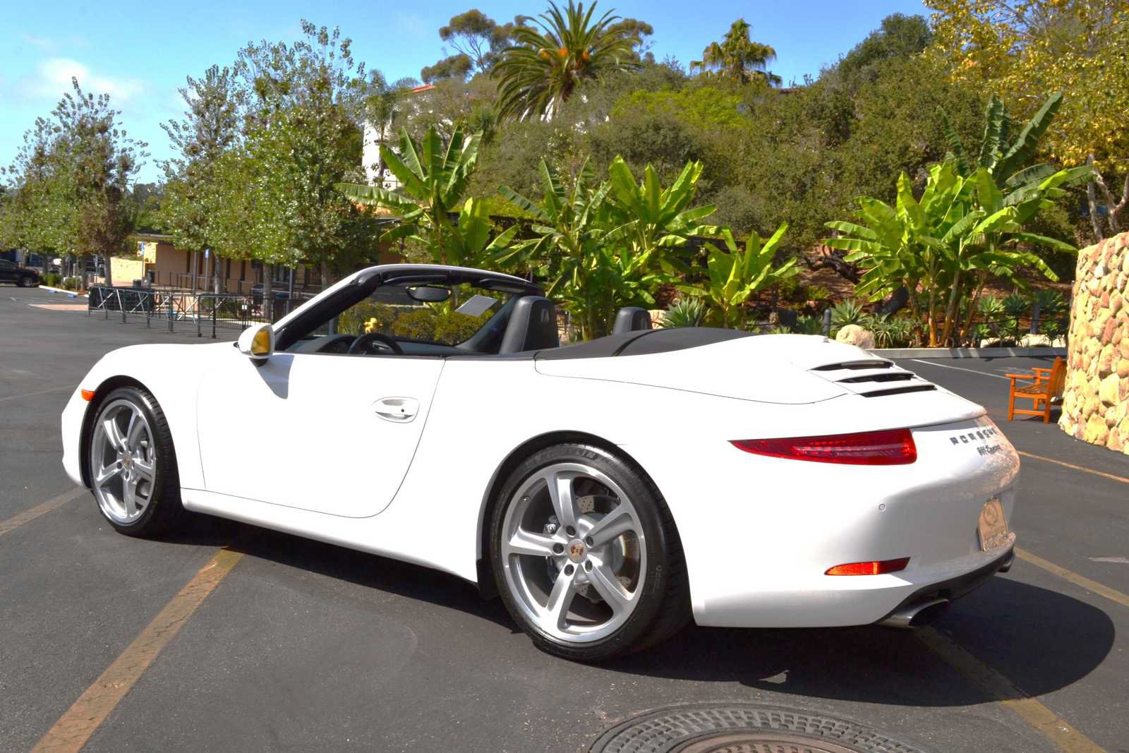 Used 2012 Porsche 911 Carrera RWD image 3